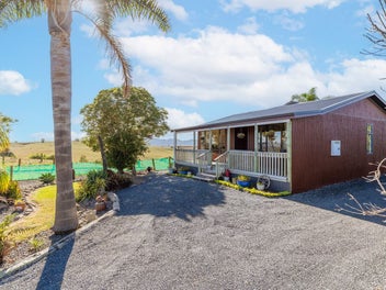 Be Quick! Privacy, Views & Bonus Living Space