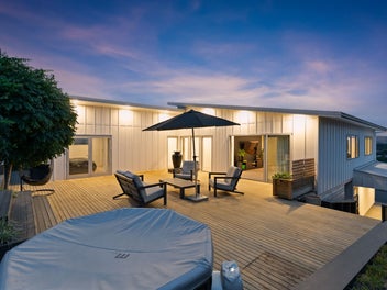 Executive Style - Panoramic Classic!