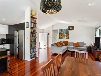 Spacious, Freehold Home in Double Westlake Zone
