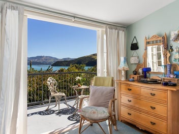Timeless elegance — Heritage with Harbour views