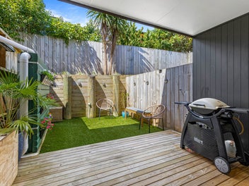 Effortless Modern Living | Covered Parking
