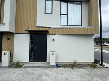 Image 1 of 20