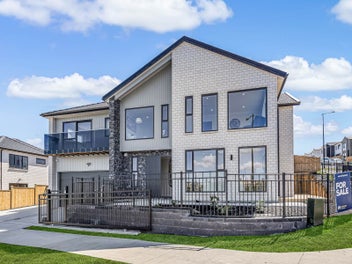 Grand Corner Luxury Home – Space & Style