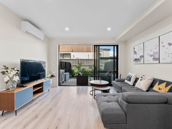 Modern Elegance home in the Heart of Hobsonville