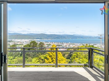 SPECTACULAR VIEWS - TRANQUIL LIVING!