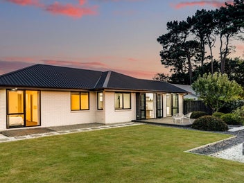 Garden Scenery with Dual Kitchen Luxury