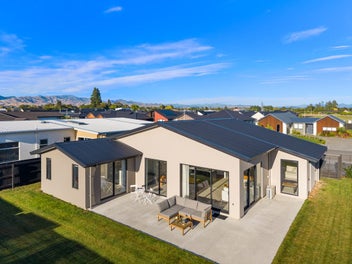 Style in Springlands - Rose Manor