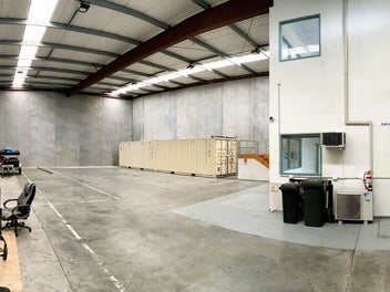Image 1 of 7