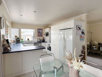 SUNNY, PRIVATE AND CENTRALLY LOCATED!