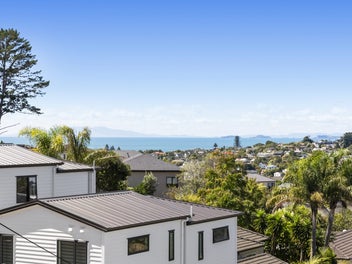SPACIOUS FAMILY HOME, RANGITOTO ZONE