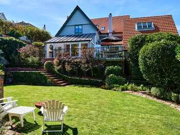 THE ULTIMATE HOME!