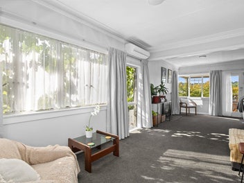 GORGEOUS SUN-FILLED HOME IN PRIME LOCATION