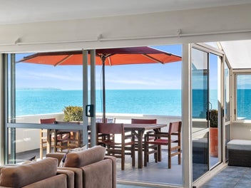 Amazing Beach Living, Unique Opportunity