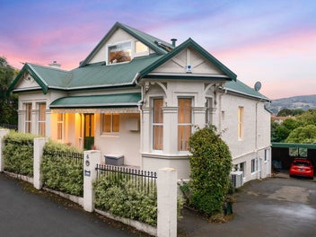Renovated & location & views
