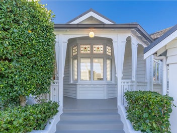 Glorious Transitional Villa - Genuine Sellers