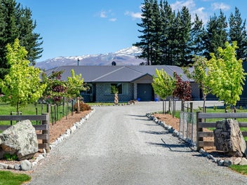 Flawless in Fairlie, an Outstanding Opportunity