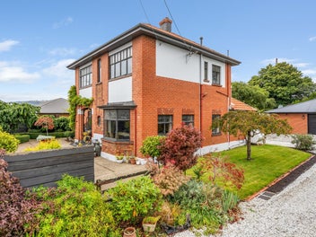 New Pricing - Enquiries over $989,000