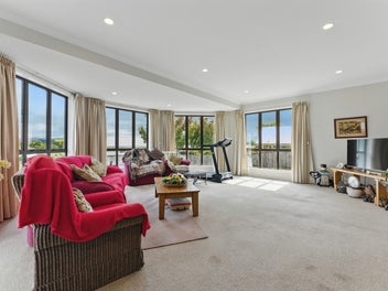 Will suit Multi-Generational Living!!