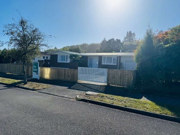 Fully Fenced 'As New' on Porritt