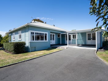 Country Charm with Town Convenience
