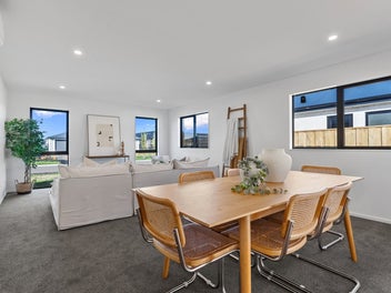 Call Lincoln Home! UNDER CONTRACT