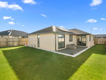 Modern Elegance in the Heart of Rolleston