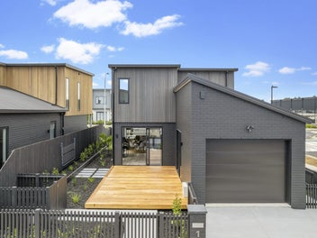 3-Bedroom Standalone in Hobsonville Point!