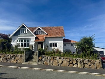 Image 1 of 10