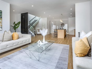 LUXURIOUS FAMILY LIVING-SMART INVESTMENT POTENTIAL
