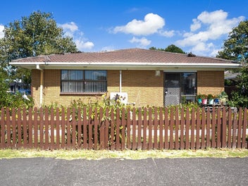 Prime Location Corner Gem in Papatoetoe!