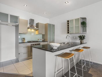 IMMACULATE & EASY CARE - READY FOR YOU!