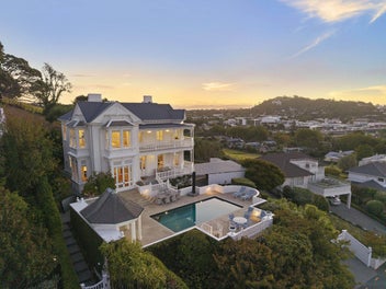 SPREAD THE NEWS, THE WHITE HOUSE IS FOR SALE