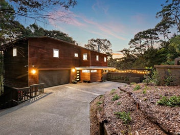 SECLUDED EXECUTIVE FAMILY HOME