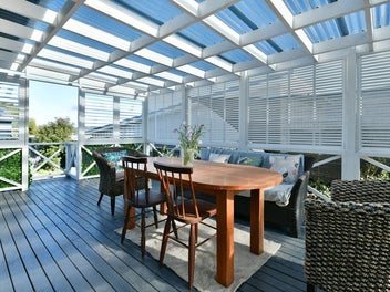 2-Bedroom Cottage in a Prime Coastal Location