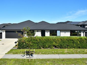 Stunning GJ Gardner Home - Modern, Stylish & Packe