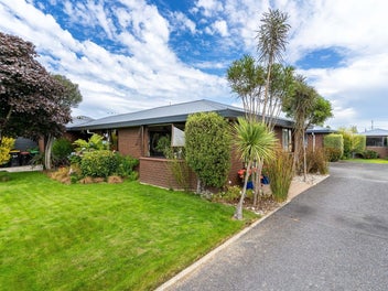 Smart buying - appealing townhouse
