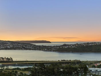 Unrivalled luxury, dual kitchens, phenomenal views