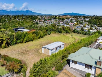 4567m2 Section With Elevated Outlook