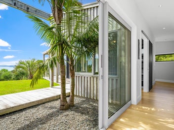 Serene Coastal Retreat with Unrivalled Views