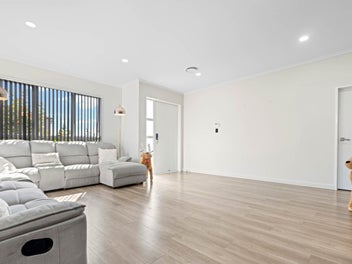 Exceptional Family Living in Prime Location