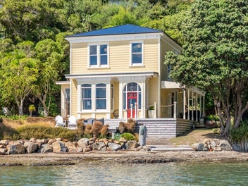 Elegance. Waterfront. Classic. What else?