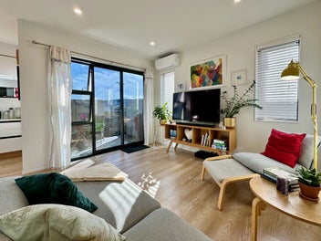 Beautiful Home Beautiful Suburb