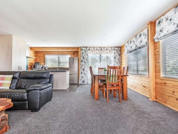 Move In Ready on Te Ngae Road!