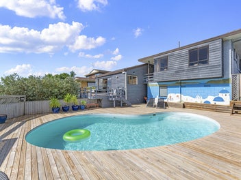 Exclusive Parkside Living in Macleans