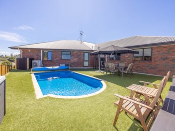 Pirongia Mountain Plus Rural Vistas