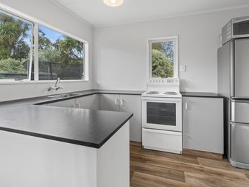 Sunny & secure –townhouse with extra space