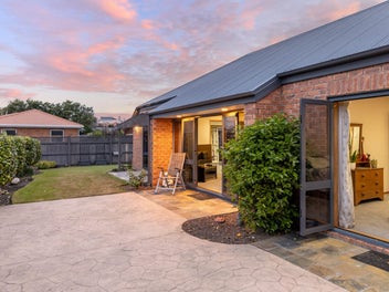 Now Priced to sell at $799,000