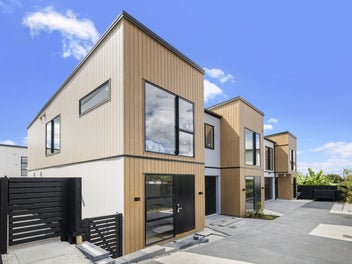 Brand New, Freehold & Premium Location