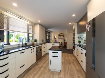 Stunning family home with garden oasis in Taradale