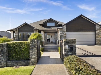 A Clifftop Masterpiece 'Property Must Be Sold!'